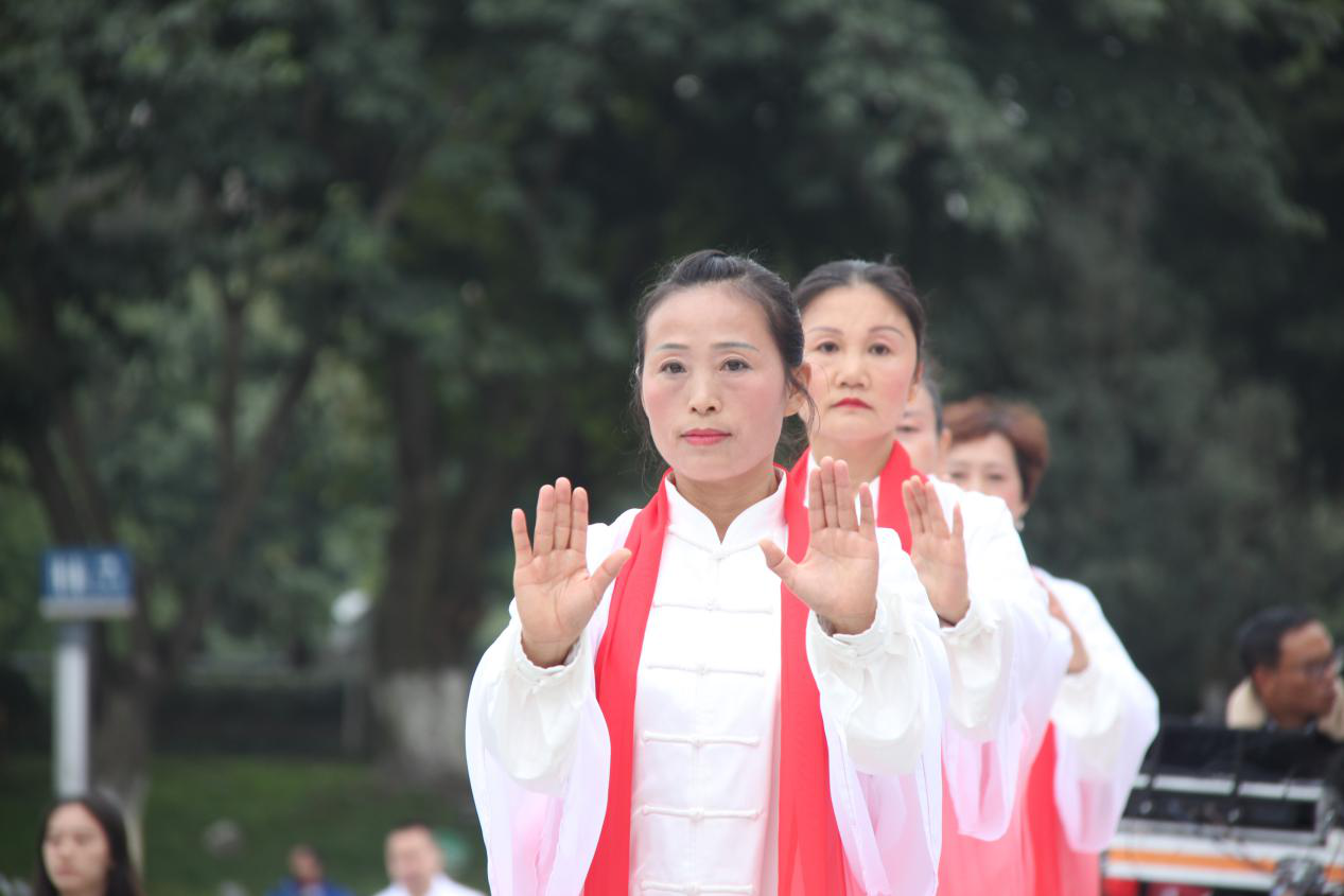 最新广场舞变队形获奖，舞动新篇章的荣耀时刻