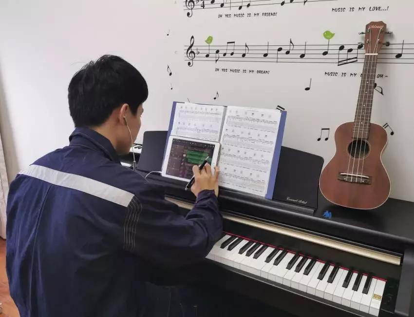 数字化音乐创作时代，在线合成歌曲革新之旅